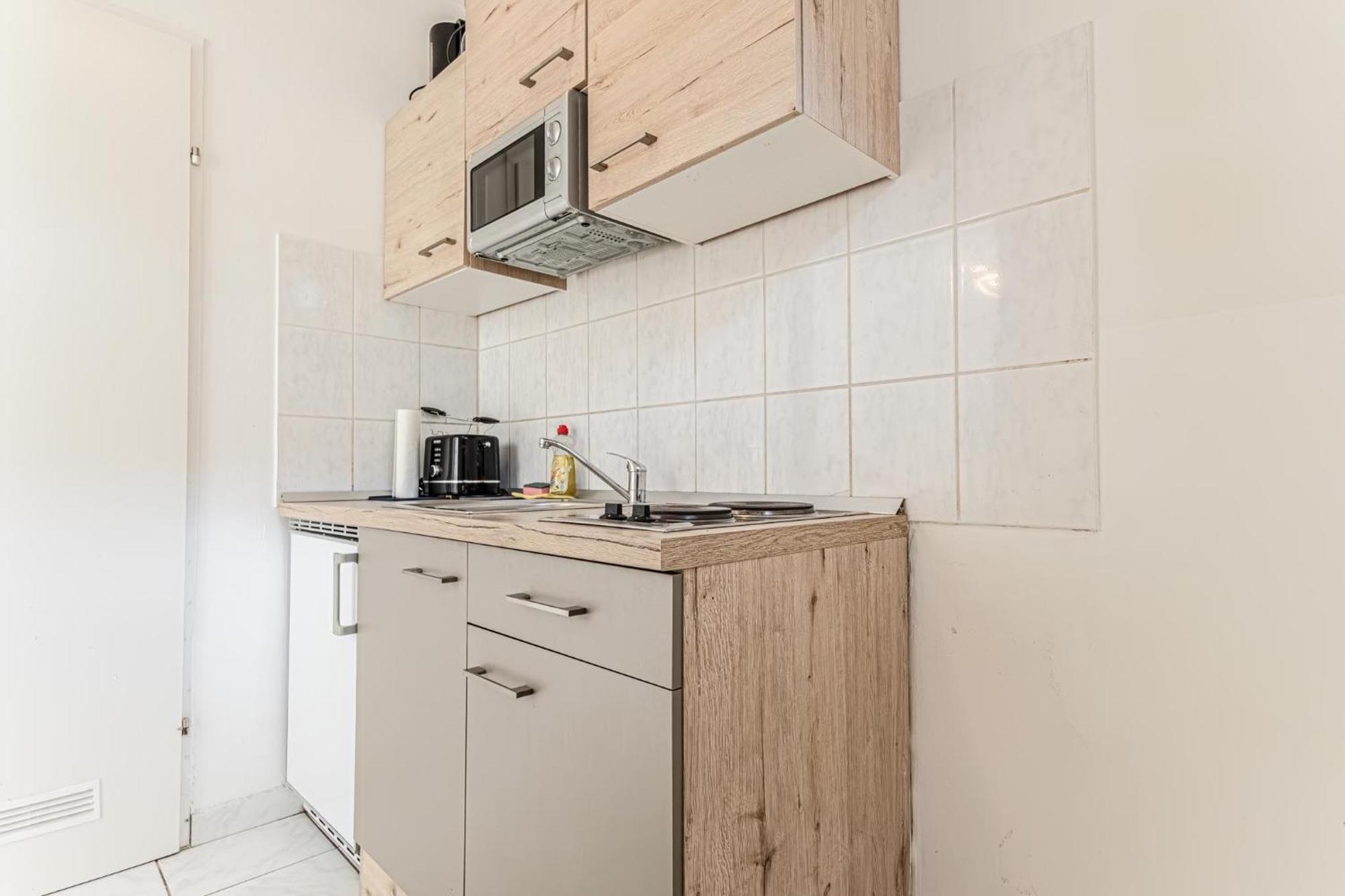 City Vibes: 1Br Apt, 10 Min To Westbahnhof เวียนนา ภายนอก รูปภาพ