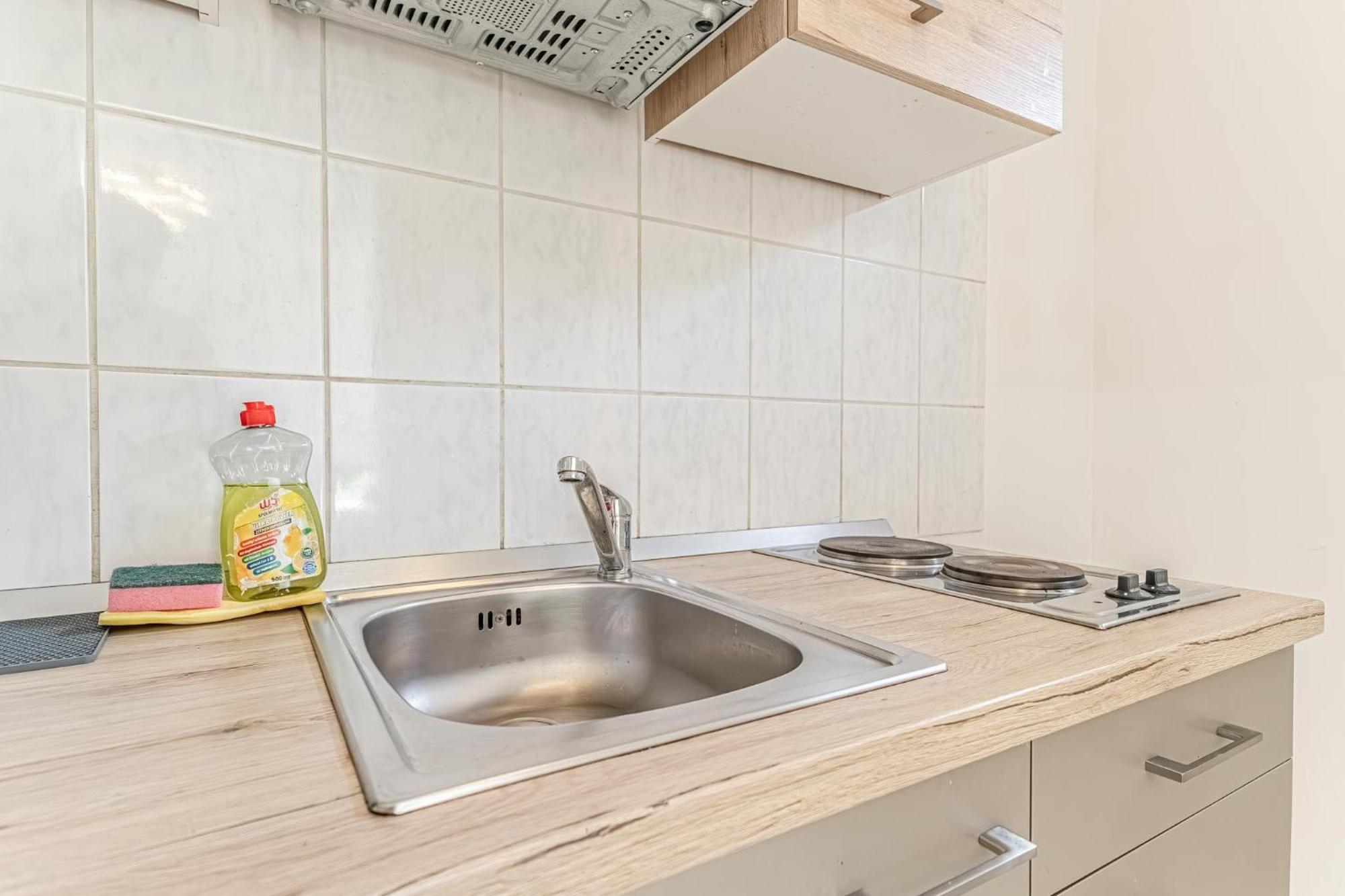 City Vibes: 1Br Apt, 10 Min To Westbahnhof เวียนนา ภายนอก รูปภาพ