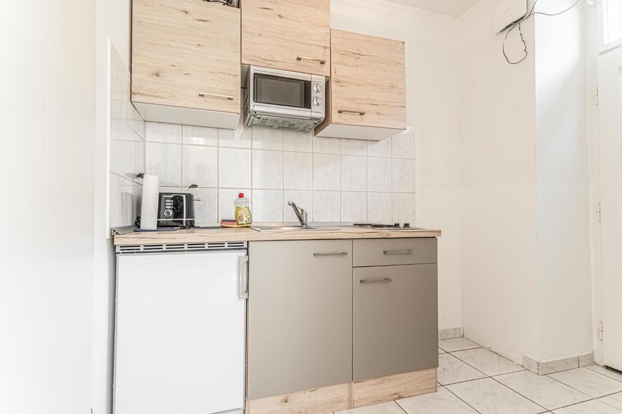 City Vibes: 1Br Apt, 10 Min To Westbahnhof เวียนนา ภายนอก รูปภาพ